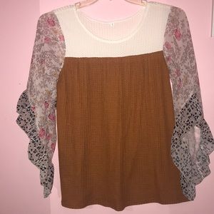 Bell sleeve shirt